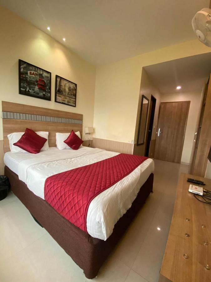 Hotel Airport Prime -Near Mumbai International Airport Andheri East ภายนอก รูปภาพ