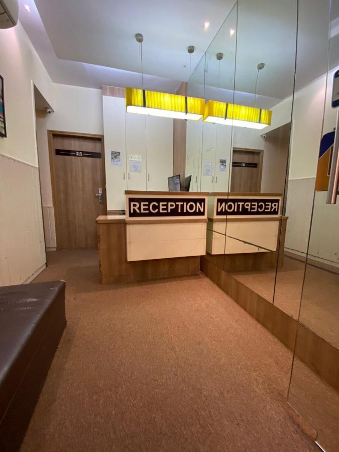 Hotel Airport Prime -Near Mumbai International Airport Andheri East ภายนอก รูปภาพ