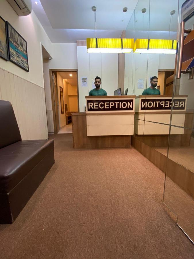 Hotel Airport Prime -Near Mumbai International Airport Andheri East ภายนอก รูปภาพ